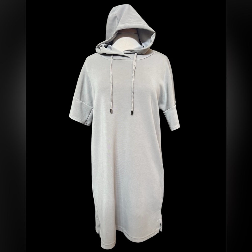 Cable & Gauge Gray Short Sleeve Hooded Dress in Size Large